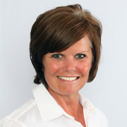 Donna Crabe, responsable des services administratifs chez Target Building Materials